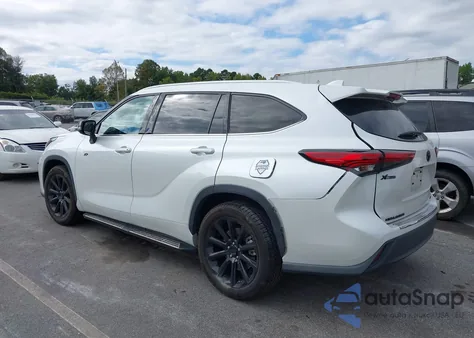 2022 Toyota Highlander Xle z USA, uszkodzony, nr VIN 5TDHZRAH4NS130479